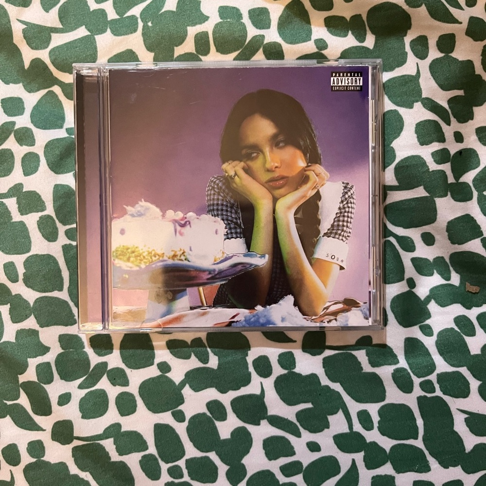 oliva rodrigo SOUR target exclusive cd